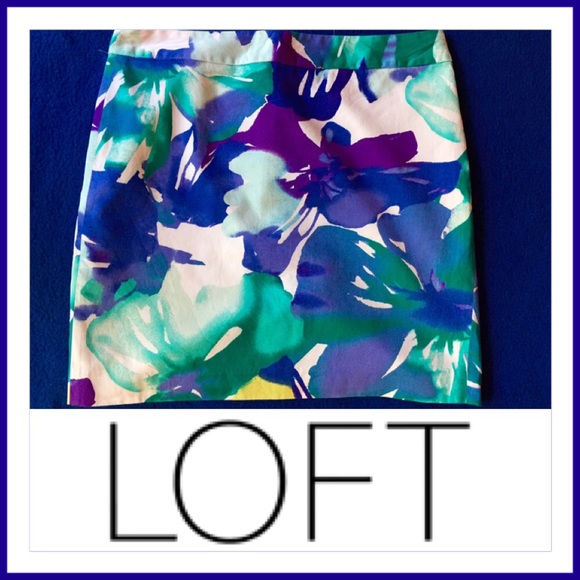 💙Ann Taylor LOFT floral blue skirt💙