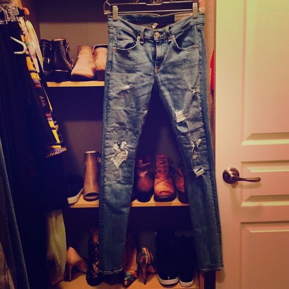 🎉PM Editor Pick🎉 Rag & Bone Distressed Denim!