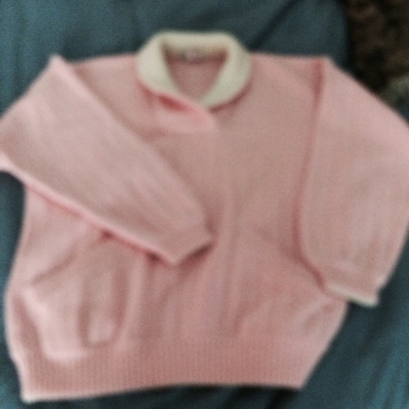Alan Austin. Pink Sweater - Picture 3 of 3