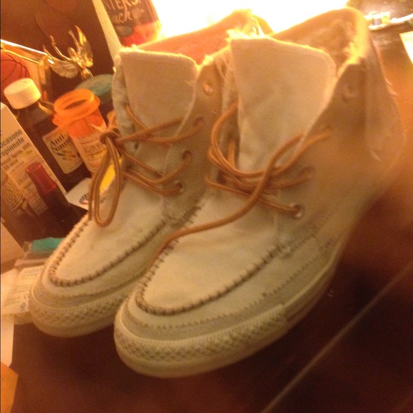 Converse Shoes - Hi-Top Converse