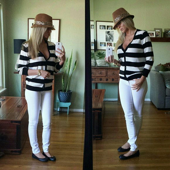 RESERVED Striped V-Neck Cardi - Picture 3 of 4