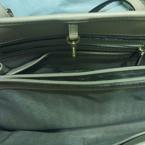 Mk handbag and wallet - Picture 2 of 4