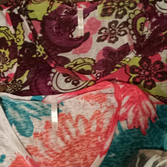 SOLD 5 Tee Bundle - Picture 2 of 3