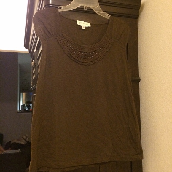 Jones New York- brown tank with crochet and beads