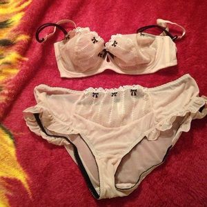 NWOT Nude Bra and Panty Set