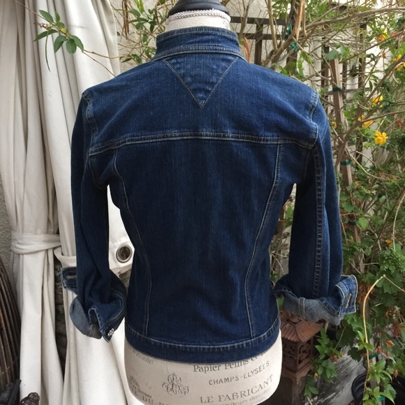 Price Drop 💙 Vintage Tommy Hilfiger denim jacket - Picture 3 of 4