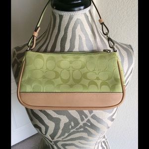 COACH 💯% AUTHENTIC COACH WRISTLET PRELOVED