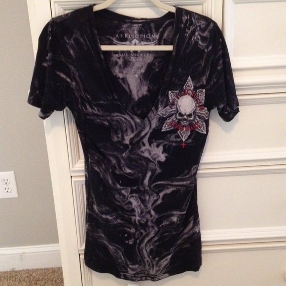 Affliction fitted tee!