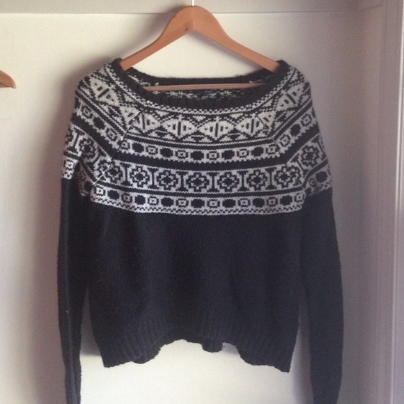 Black and white sweater - Picture 1 of 1