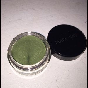 MARY KAY- meadow grass- eyeshadow. BRAND NEW