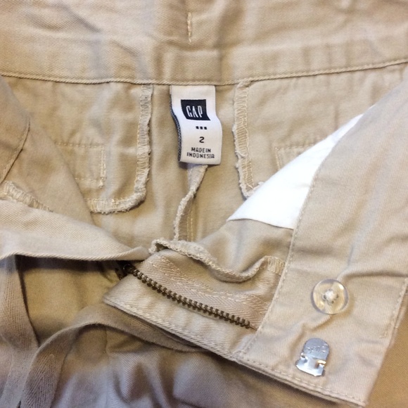 ✨GAP perfect fitting shorts sz 2 - Picture 2 of 4