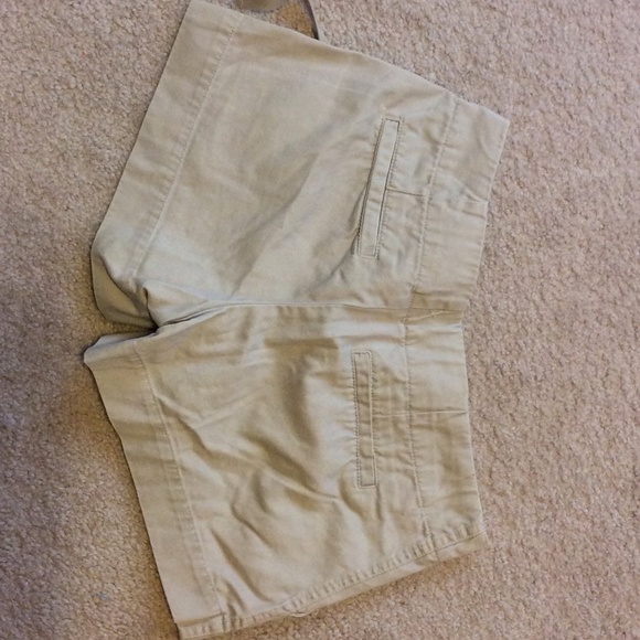 ✨GAP perfect fitting shorts sz 2 - Picture 3 of 4