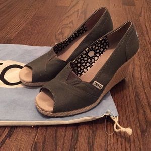 Gray TOMS wedges