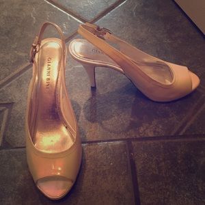 Gianna Bini open toed heels