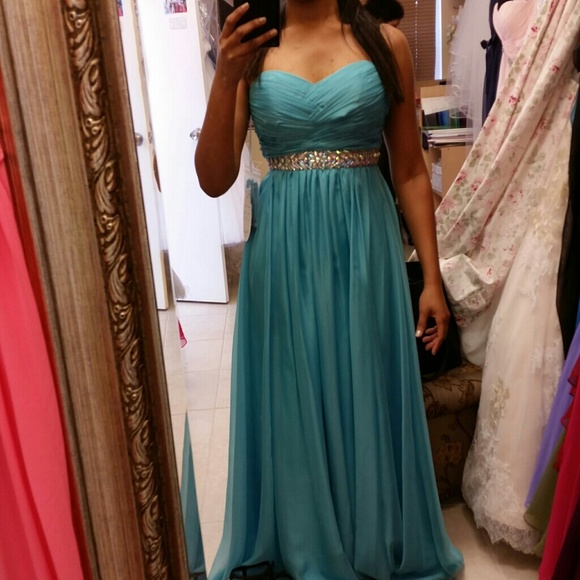 Gorgeous Prom Dress / Gown - Picture 3 of 4