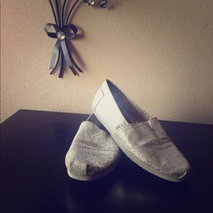 Silver TOMS💎