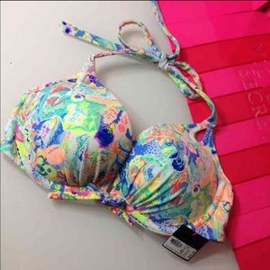 🌸 NWT 34C VS ADD 2 CUP SIZES BIKINI TOP 🌸