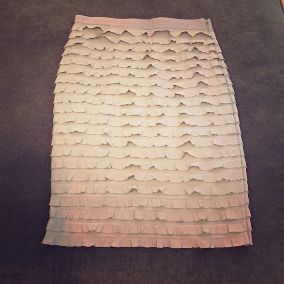 Banana Republic light grey pencil skirt