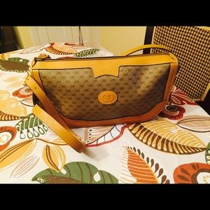 Auth. Gucci cross body