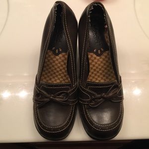 size 7, MUDD brand, brown shoes