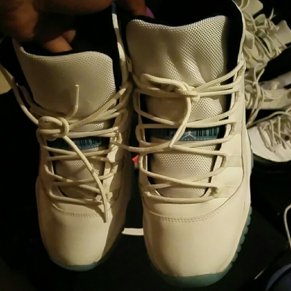 Jordan legends - Picture 1 of 2