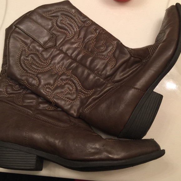 bundle with brown platforms