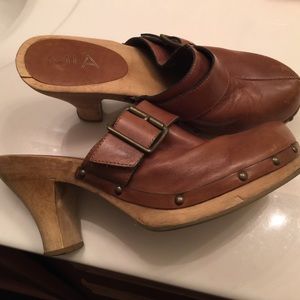 MIA, size 7, leather brown shoes