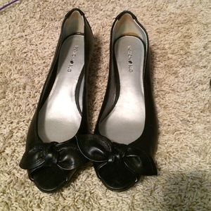 Peep toe kitten heels with bow