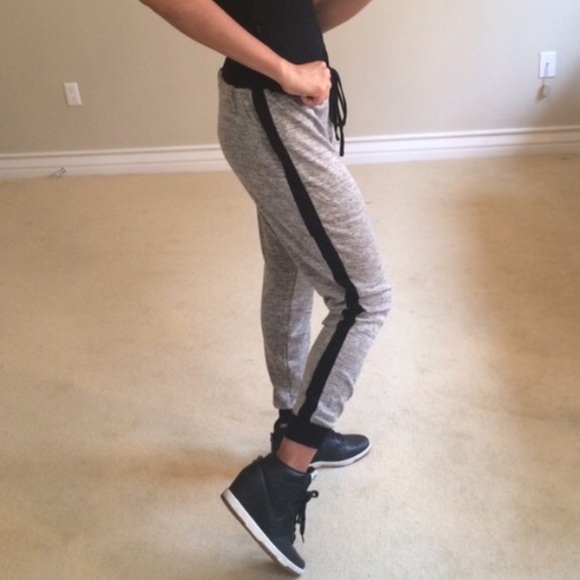 🎁 Grey Skinny Sweats - Picture 2 of 4