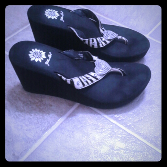 Sandles