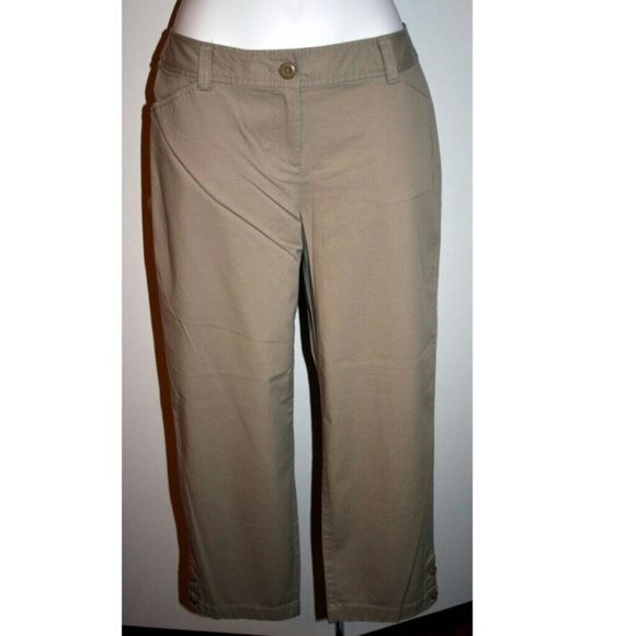 ***SOLD***Ann Taylor LOFT khaki crop / capri pants