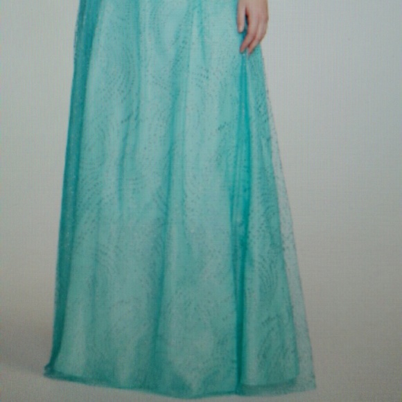 Prom dress - Picture 2 of 2