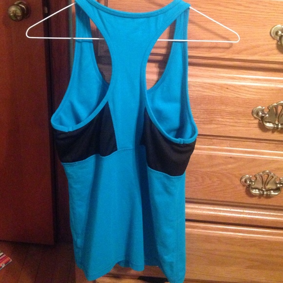 Workout tank - Picture 2 of 4