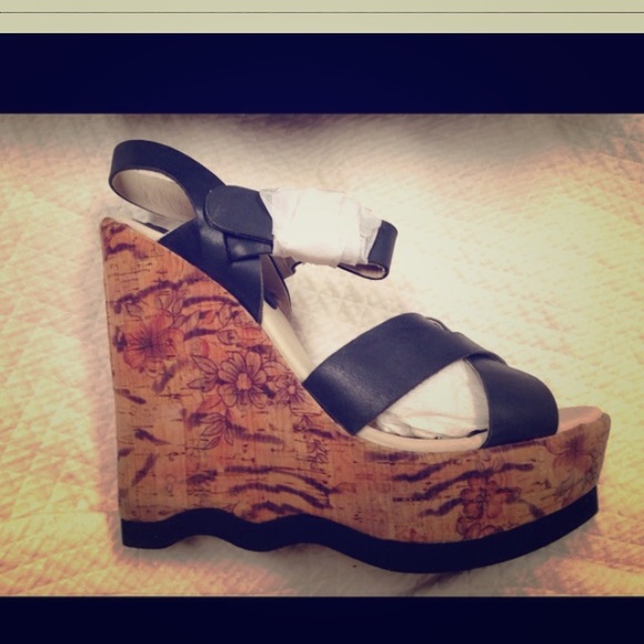 MOJO MOXY VESPA WEDGES