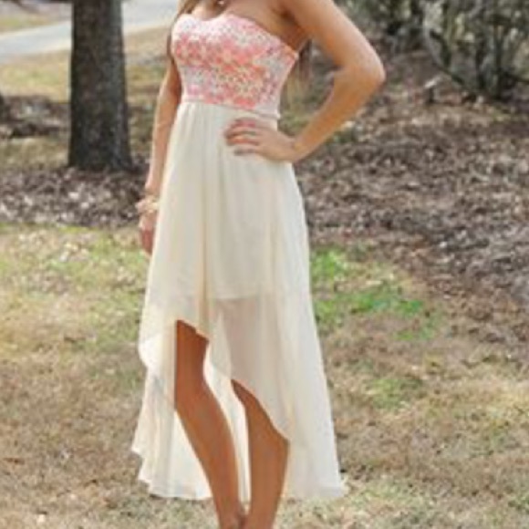 Really cute coral/ivory maxi dress!! NWT!!