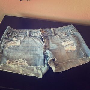 AE Distressed Jean Shorts 🎀