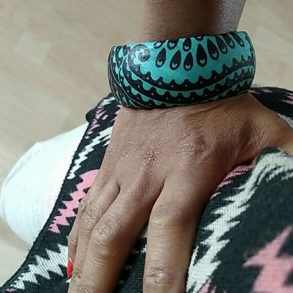 Studs Bangle - Picture 2 of 4