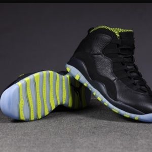 Air Jordan 10 Retro Venom Green 6.5 boys