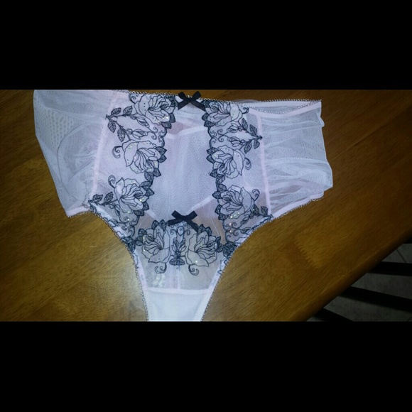 Victoria secret dream angels panty large or medium