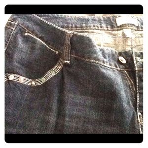 🔆 EUC Embellished boot cut jeans Sz 24🔆