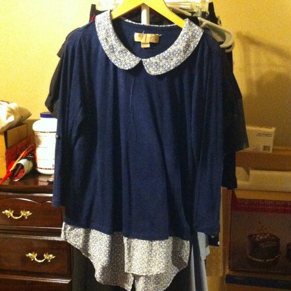 Anthropologie Tops - XS Anthropologie Peter Pan collar shirt