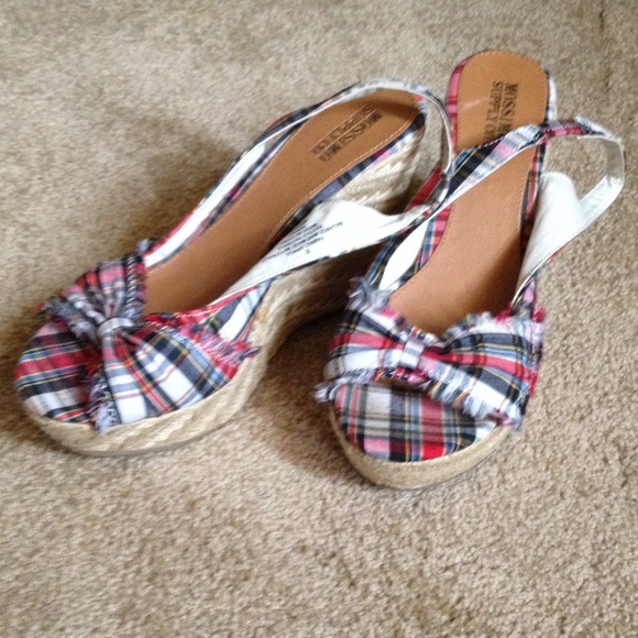 Red plaid espadrilles.