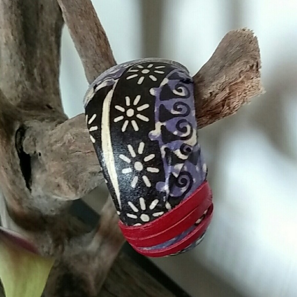 Leather bangle - Picture 3 of 3