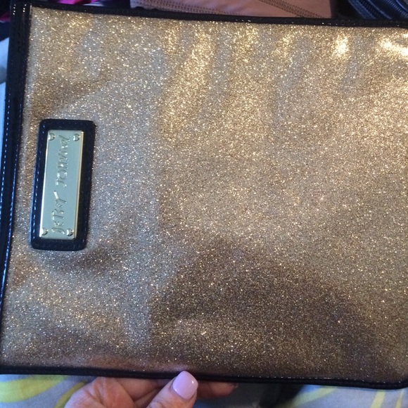 Betsey Johnson iPad holder - Picture 2 of 2