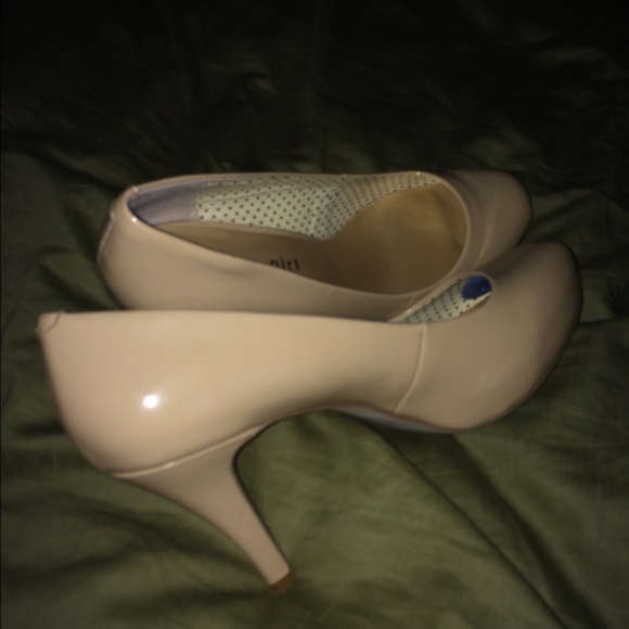 Nude heels!👡