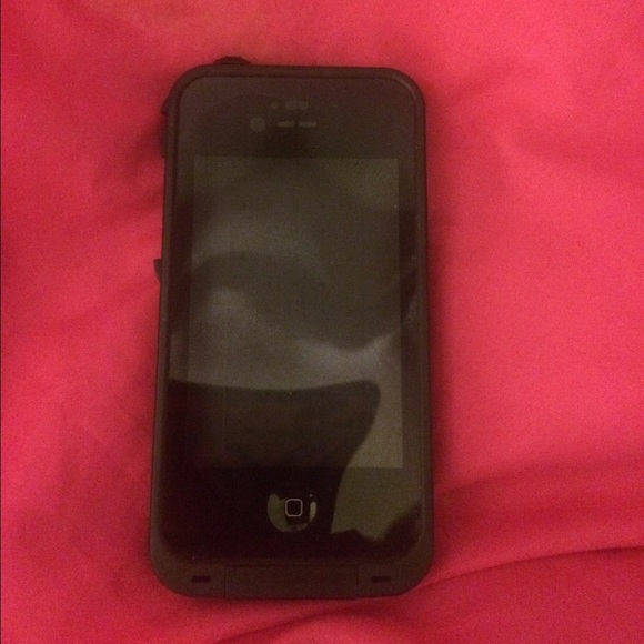 iPhone 4 life proof case