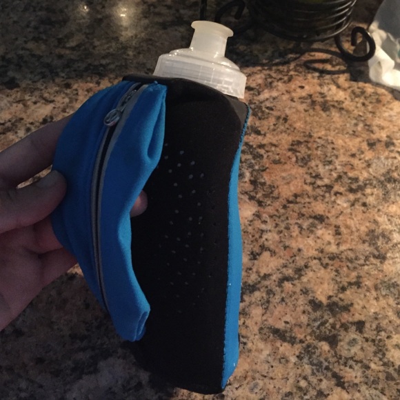 ❌sold❌ Lululemon water container