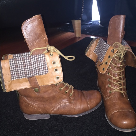Brown fold-over combat boots w/ plaid detail