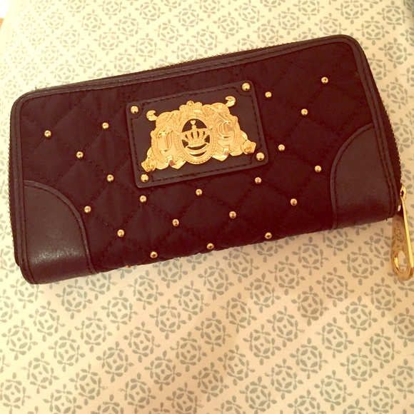 Juicy couture quilted wallet