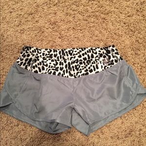 NWT VS PINK running/workout short